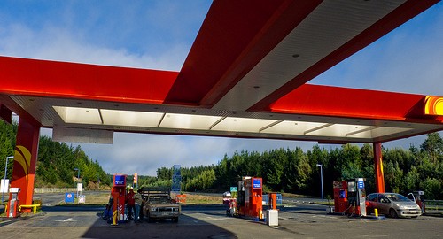 Another aid to understand how to hitchhike in Chile: the Terpel gas stations.